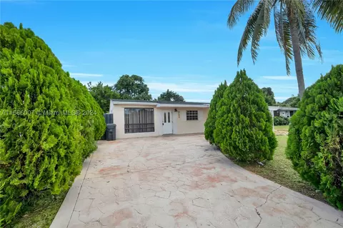 711 N 67th Ave, Hollywood, FL 33024