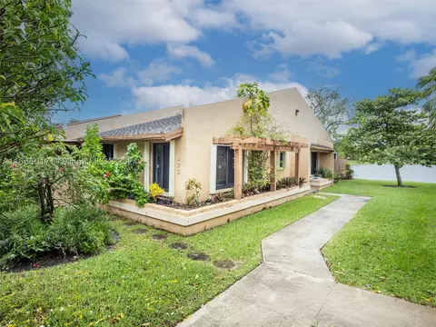 826 NW 79th Ter #826, Plantation, FL 33324