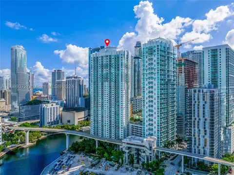 31 SE 5th St #2007, Miami, FL 33131