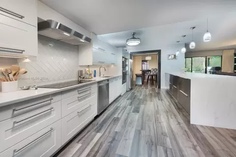 9701 N New River Canal Rd #107B, Plantation, FL 33324
