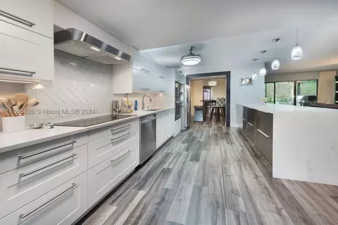 9701 N New River Canal Rd #107B, Plantation, FL 33324