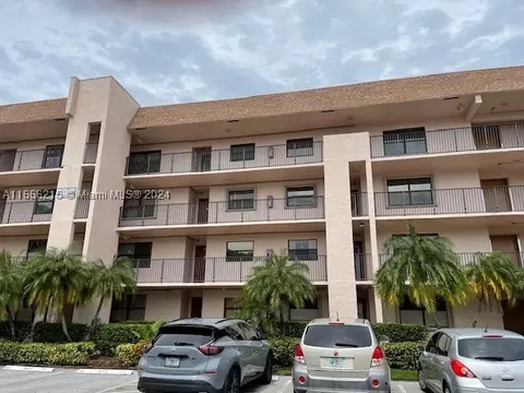 10207 Sunrise Lakes Blvd #405, Sunrise, FL 33322