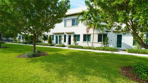 10449 NW 66th St, Doral, FL 33178