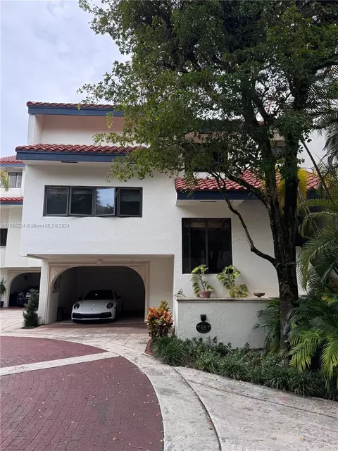 2000 S Bayshore Dr #68, Miami, FL 33133