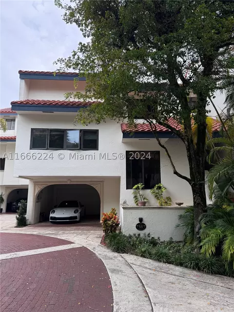 2000 S Bayshore Dr #68, Miami, FL 33133