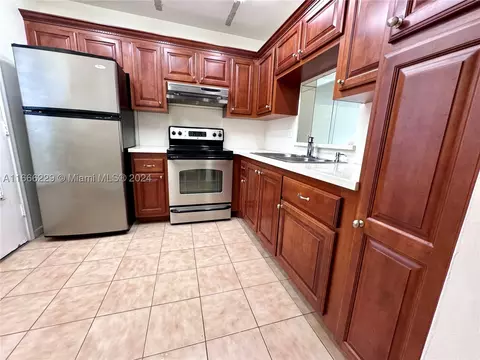 319 NE 14th Ave #406, Hallandale Beach, FL 33009