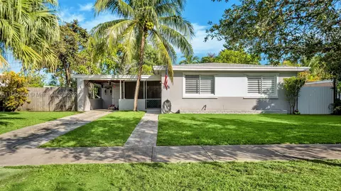 9821 Jamaica Dr, Cutler Bay, FL 33189