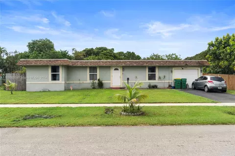 7813 NW 73rd Ter, Tamarac, FL 33321