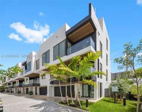 3222 NE 7th St #2, Pompano Beach, FL 33062