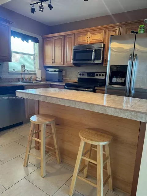 8305 Sunrise Lakes Blvd #312, Sunrise, FL 33322
