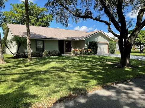 7027 NW 38th Mnr, Coral Springs, FL 33065