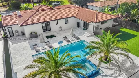 340 Navarre Dr, Miami Springs, FL 33166