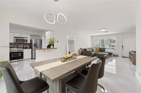 700 SW 2nd Ave, Hallandale Beach, FL 33009