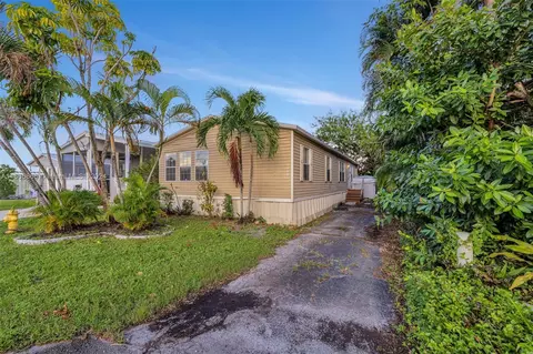 5460 SW 27th Ter, Fort Lauderdale, FL 33312