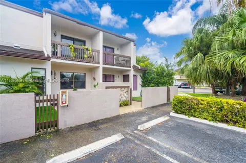 10016 NW 41st St #33, Doral, FL 33178