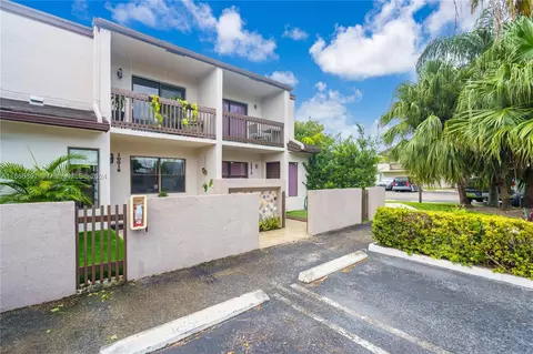 10016 NW 41st St #33, Doral, FL 33178
