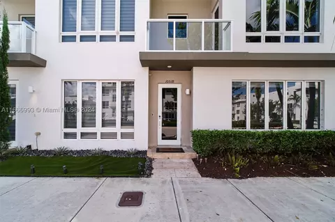 10518 NW 66th St #10518, Doral, FL 33178