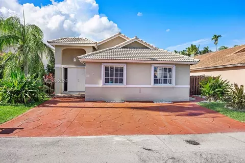 5272 SW 154th Pl, Miami, FL 33185
