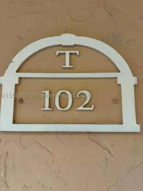 17901 NW 68th Ave #T102, Hialeah, FL 33015