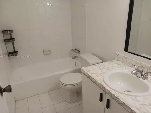 Bath - 18101 NW 68th Ave #D210, Hialeah, FL 33015 photo 1 of 3