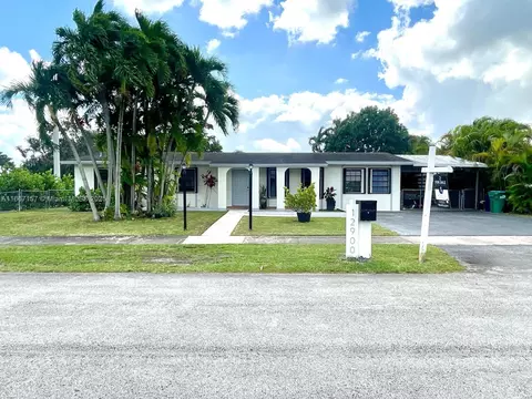 12900 SW 82nd Ter, Miami, FL 33183