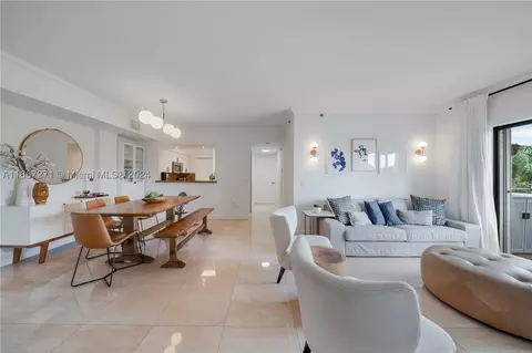 9340 Fontainebleau Blvd #W404, Miami, FL 33172