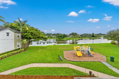 2928 SE 2nd St #1, Homestead, FL 33033