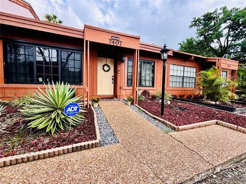 7407 NW 33rd St, Lauderhill, FL 33319