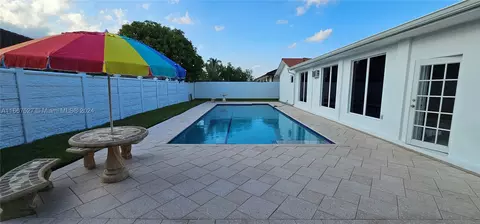 220 SW 136th Ave, Miami, FL 33184