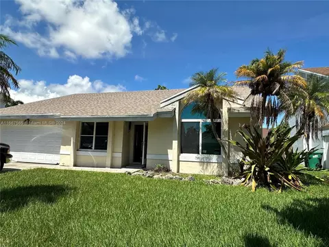 9751 SW 219th St, Cutler Bay, FL 33190