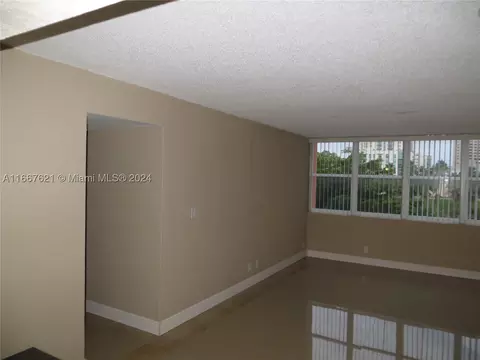 9143 SW 77th Ave #B403, Miami, FL 33156