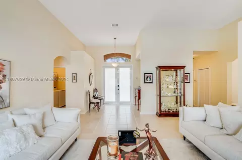 332 SW 187th Ter, Pembroke Pines, FL 33029