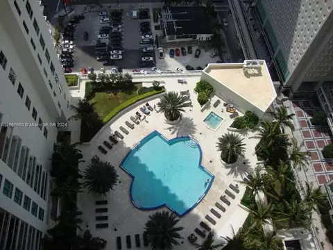 300 S Biscayne Blvd #T-1703, Miami, FL 33131