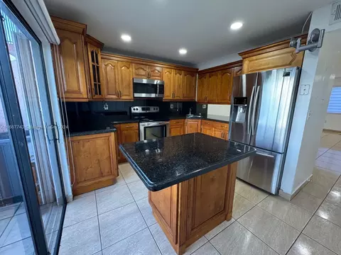 2178 W 60th St #18203, Hialeah, FL 33016