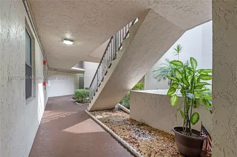 6701 N University Dr #110, Tamarac, FL 33321