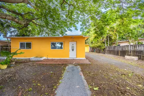 1520 E 10th Ave, Hialeah, FL 33010 photo 1