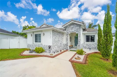 15131 SW 138th Ter, Miami, FL 33196