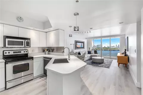 1800 Sunset Harbour Dr #1910, Miami Beach, FL 33139
