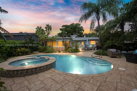 1707 NE 37th St, Oakland Park, FL 33334