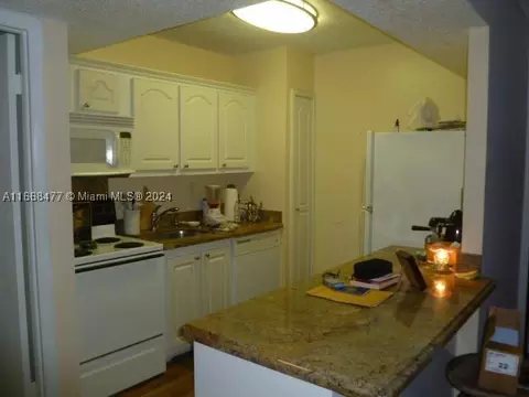 870 SW 129 Pl #106, Miami, FL 33184