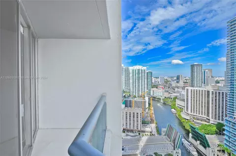 475 Brickell Ave #3208, Miami, FL 33131