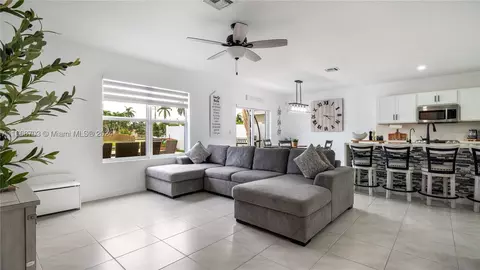 1188 NW 208th St, Miami Gardens, FL 33169