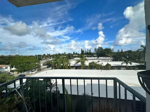 1960 Marseille Dr #403, Miami Beach, FL 33141