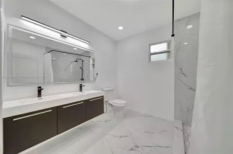 3760 NW 172nd Ter, Miami Gardens, FL 33055