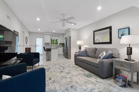 1000 SE 4th St #103, Fort Lauderdale, FL 33301