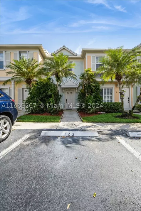 81 Simonton Cir, Weston, FL 33326