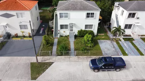 View/Area - 341 E 14th St, Hialeah, FL 33010 photo 2 of 18