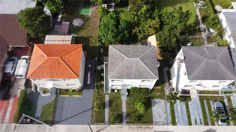View/Area - 341 E 14th St, Hialeah, FL 33010 photo 4 of 18