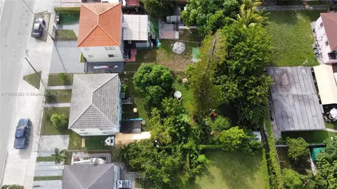 View/Area - 341 E 14th St, Hialeah, FL 33010 photo 6 of 18