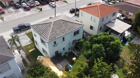 View/Area - 341 E 14th St, Hialeah, FL 33010 photo 7 of 18